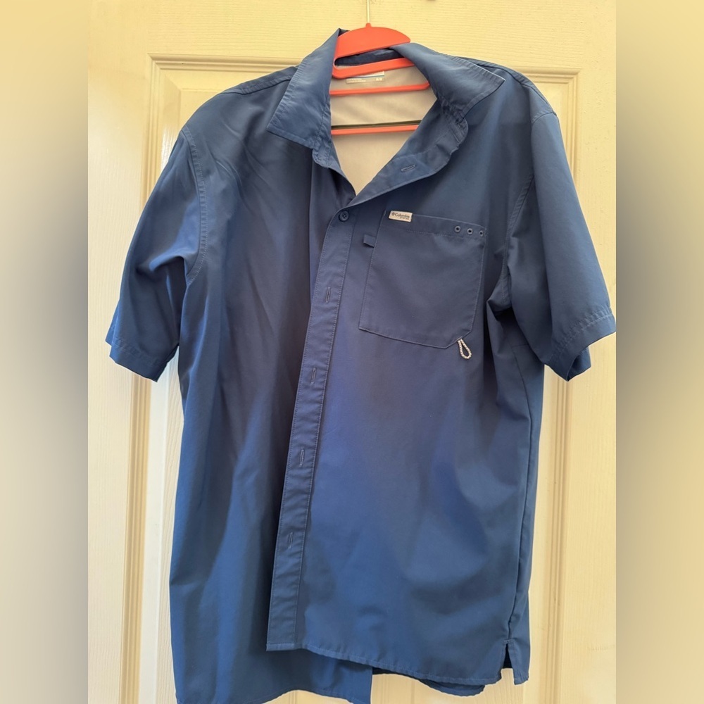 Men’s Columbia blue shirt